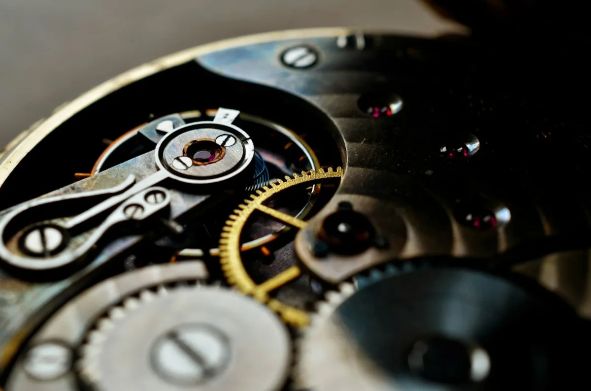 Why Is My Automatic Watch Losing Time? Causes and Fixes