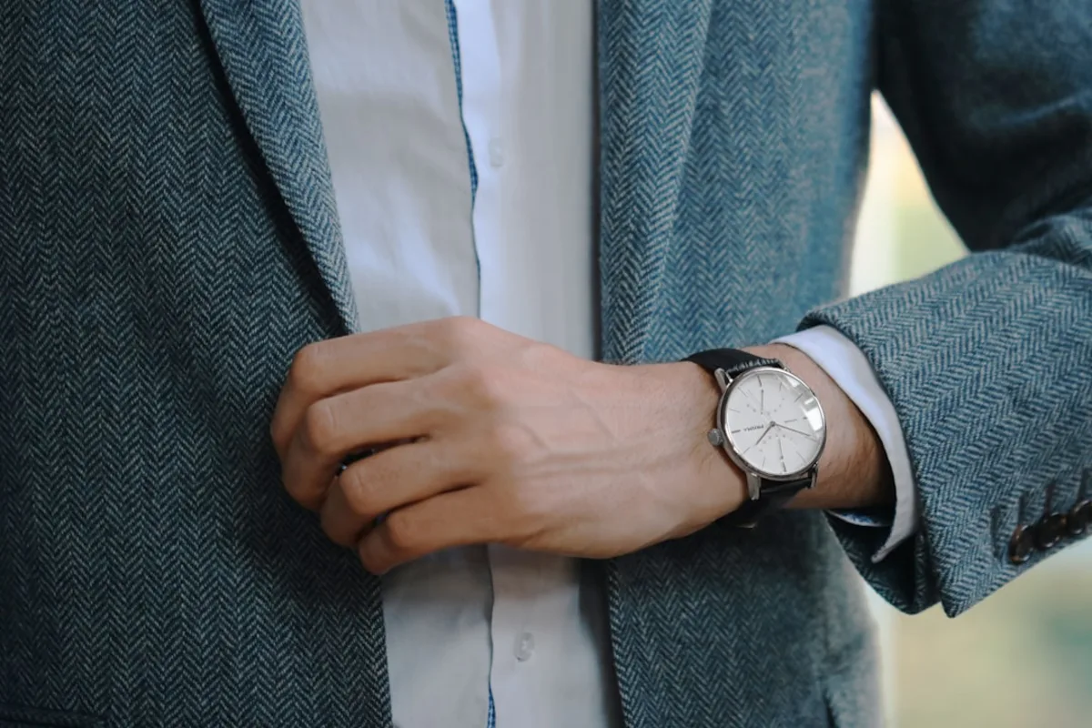 How to Wear a Watch With a Suit (Without Looking Like a Tourist)