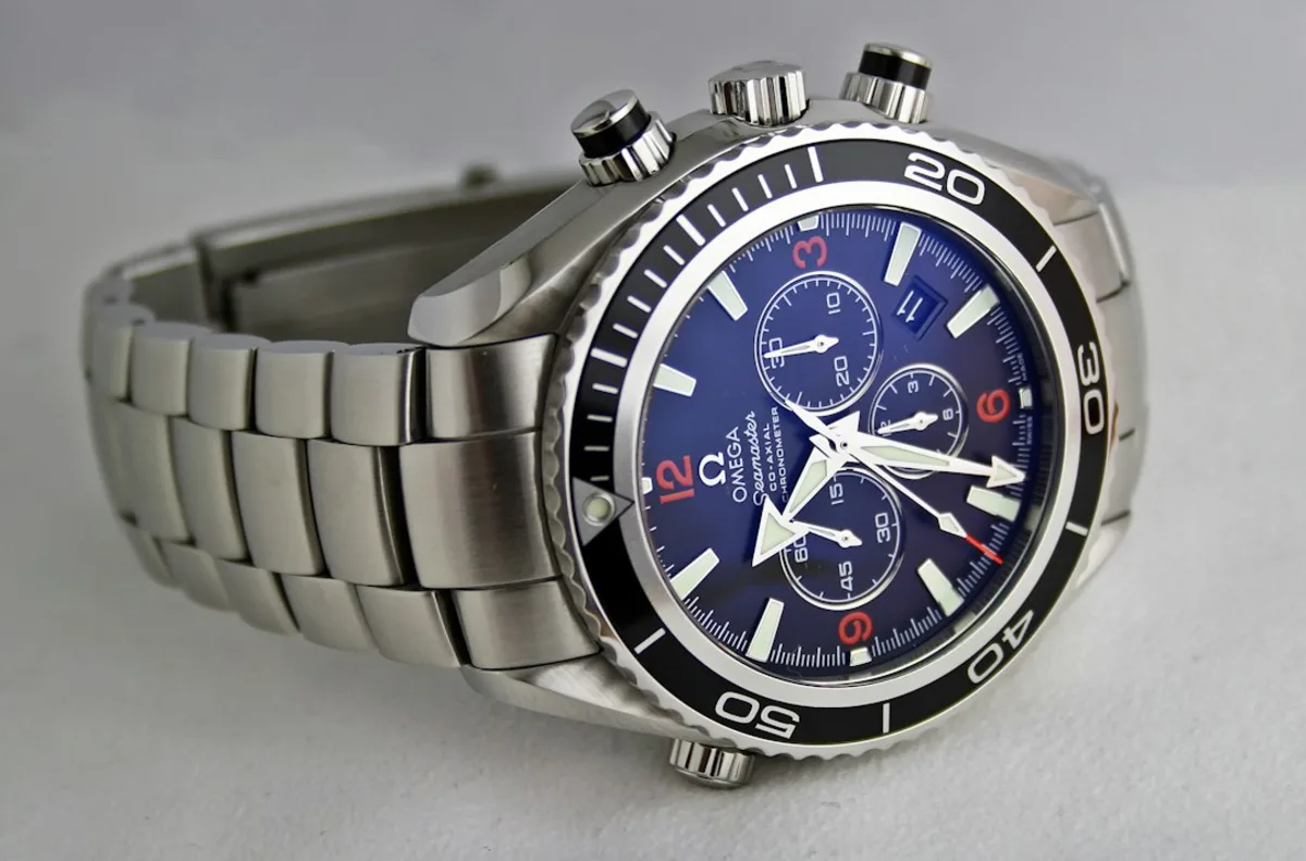 Omega Seamaster Planet Ocean Review: The Definitive Luxury Diver
